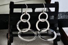 Load image into Gallery viewer, Sterling Silver Triple interlocking Ascending Circles Dangling Hook Earrings
