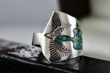 Load image into Gallery viewer, Native American Silver Turquoise Chip Inlay Thunderbird Spoon Ring Size 5
